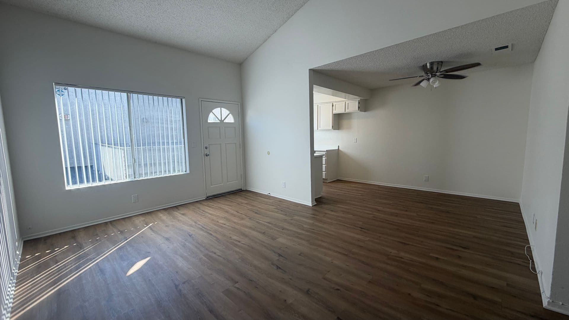 North Hollywood Apartment: 5640 Farmdale Ave