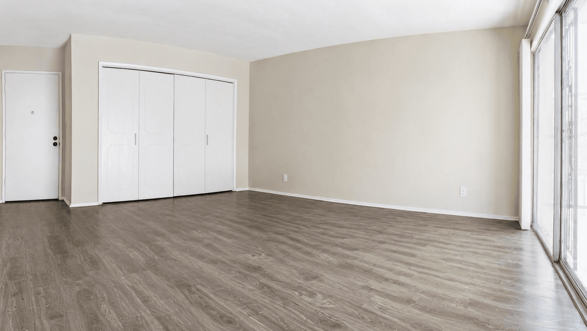 Los Angeles Apartment: 433 S. Hobart Blvd.