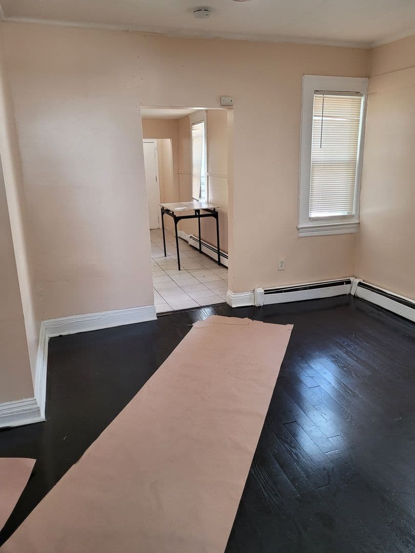 Newark Apartment: 90 Cutler St