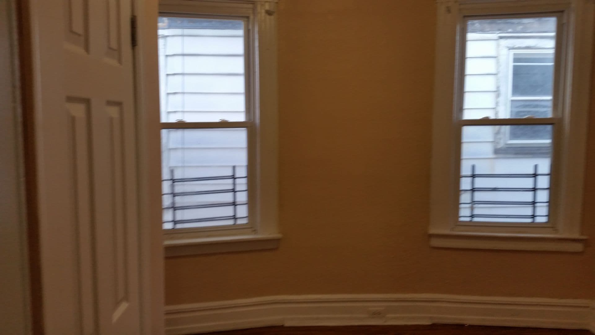 Newark Apartment: 243 N 11th St