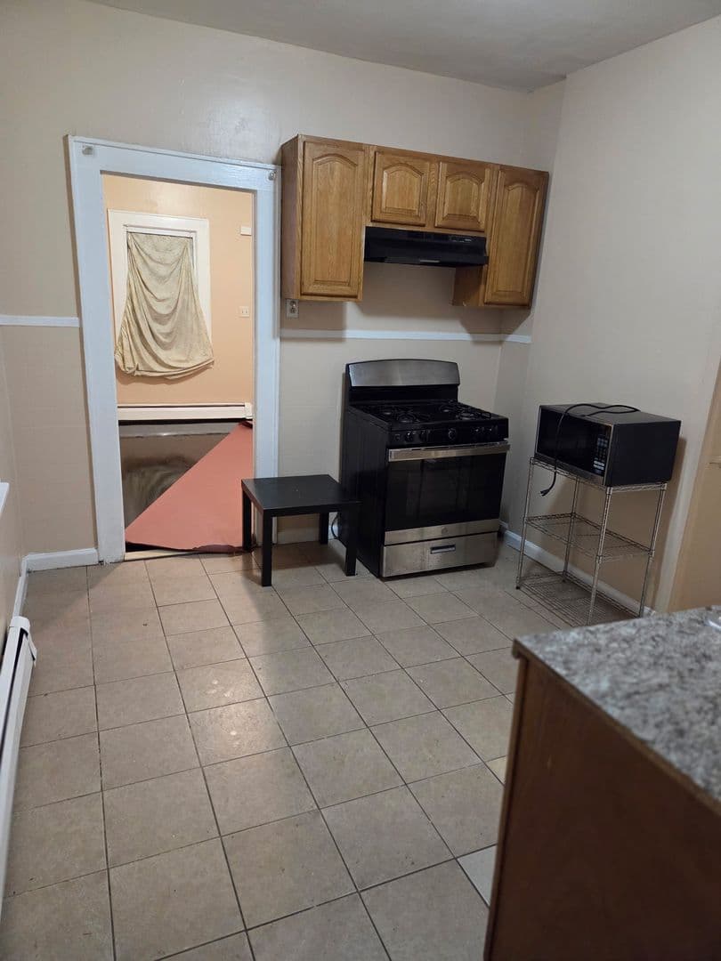 Newark House: 24 Valley St.