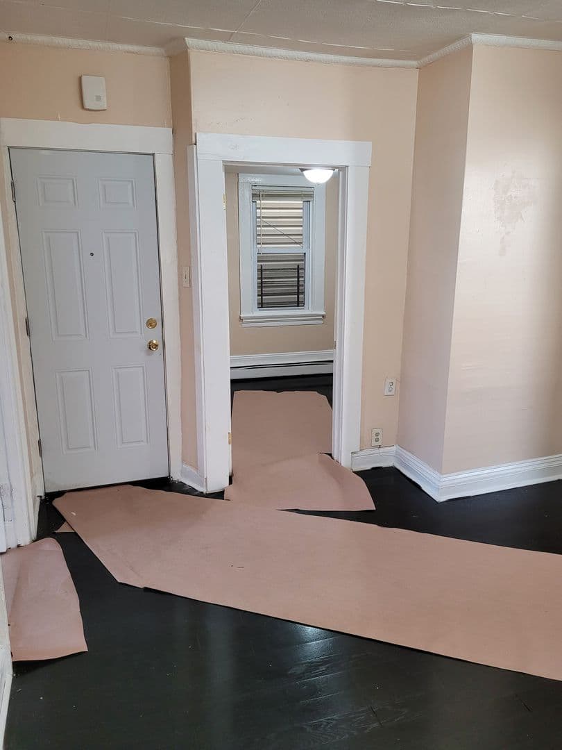 Newark Apartment: 90 Cutler St