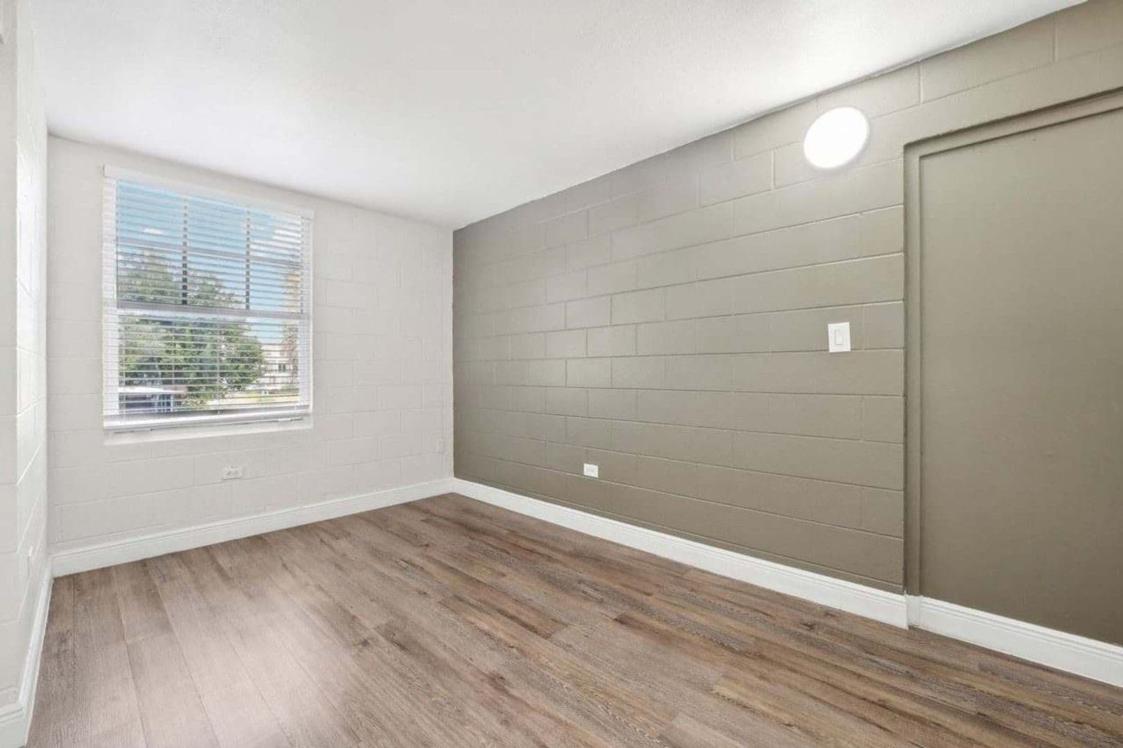 Tampa Apartment: 2006 N Oregon Unit 101