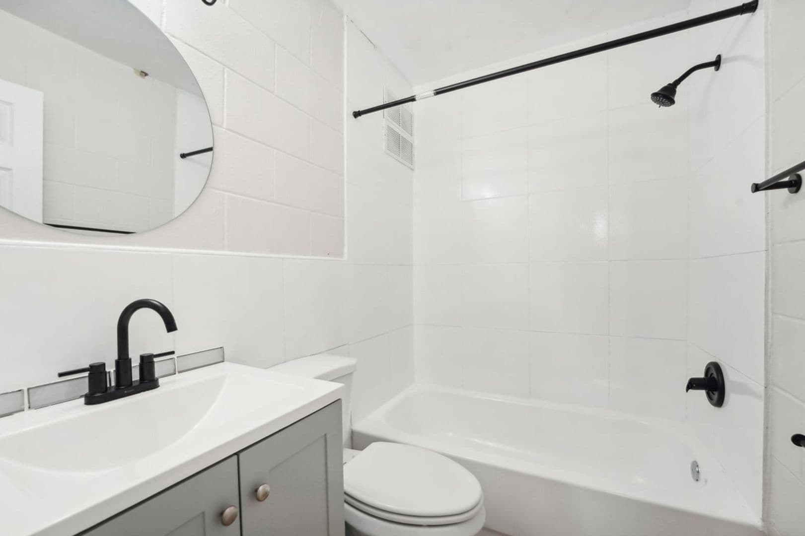 Tampa Apartment: 2006 N Oregon Unit 101