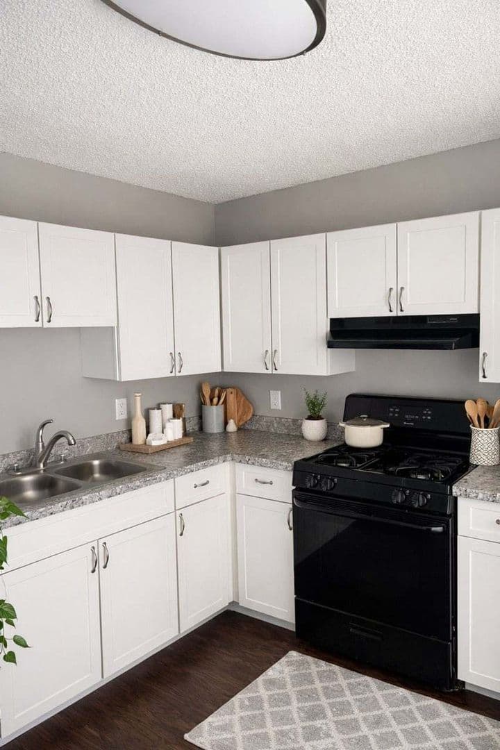Tampa Apartment: 1500 E Humphrey St