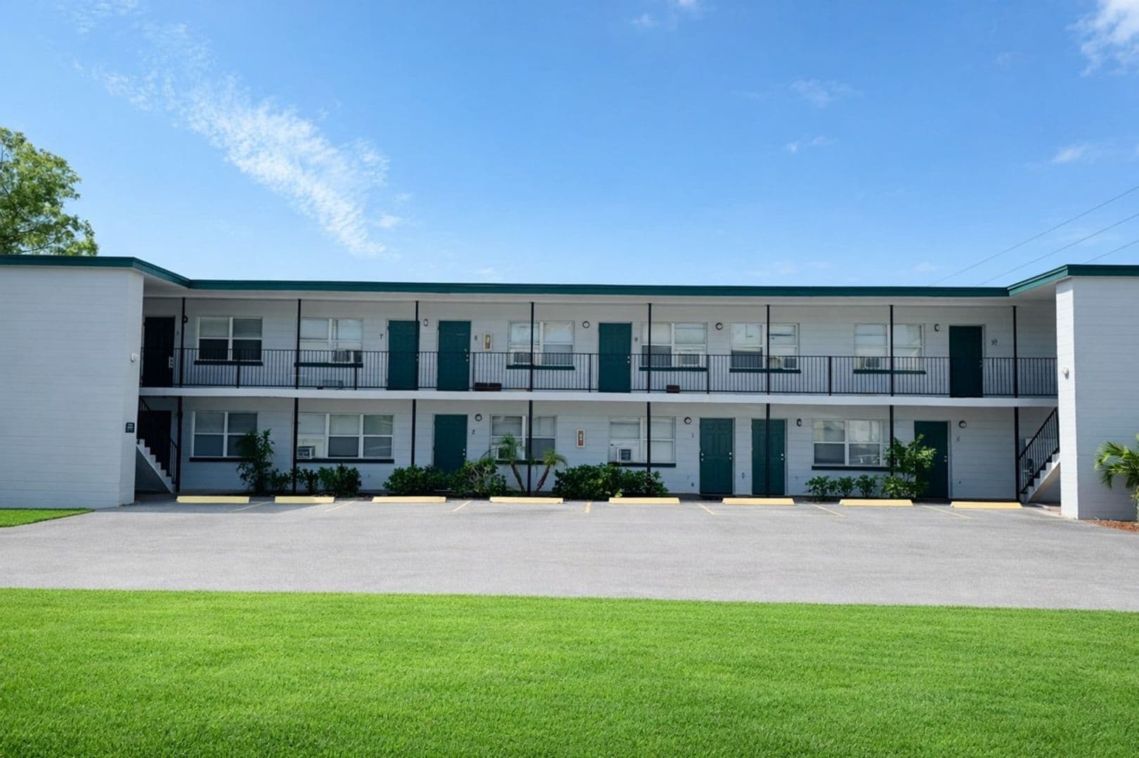 St. Petersburg Apartment: 674 22nd Avenue S