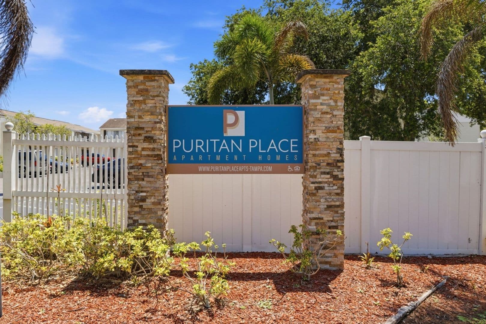 Tampa Apartment: 7903 Holly Lea Court