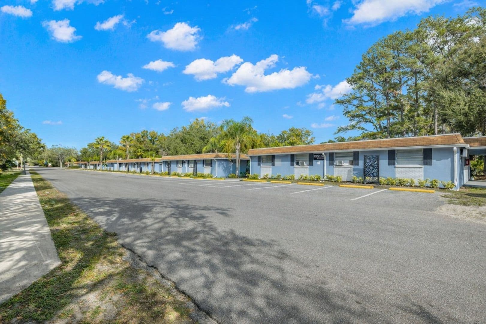 Tampa Apartment: 13911 N 19th St