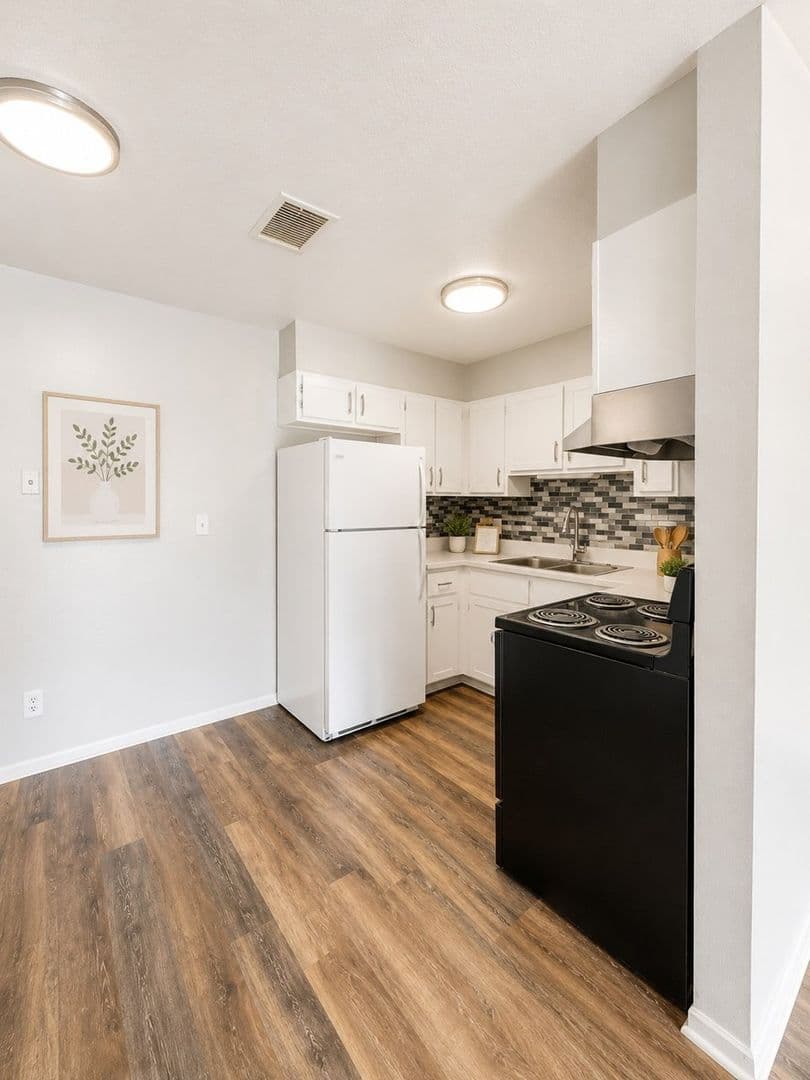 Pinellas Park Apartment: 4101 76th Ave N