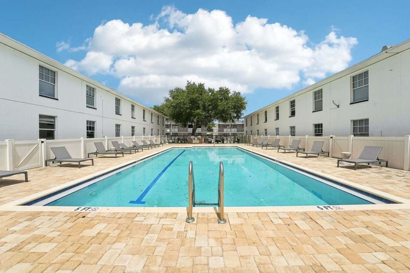 Tampa Apartment: 2006 N Oregon Unit 101
