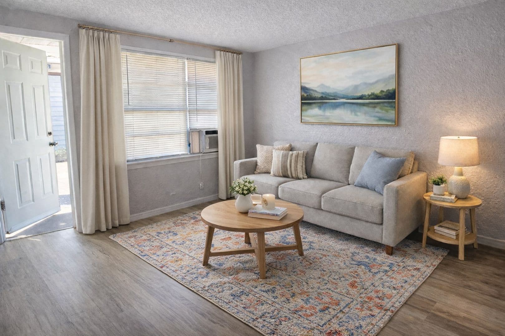Palmetto Apartment: 900 21st St. E
