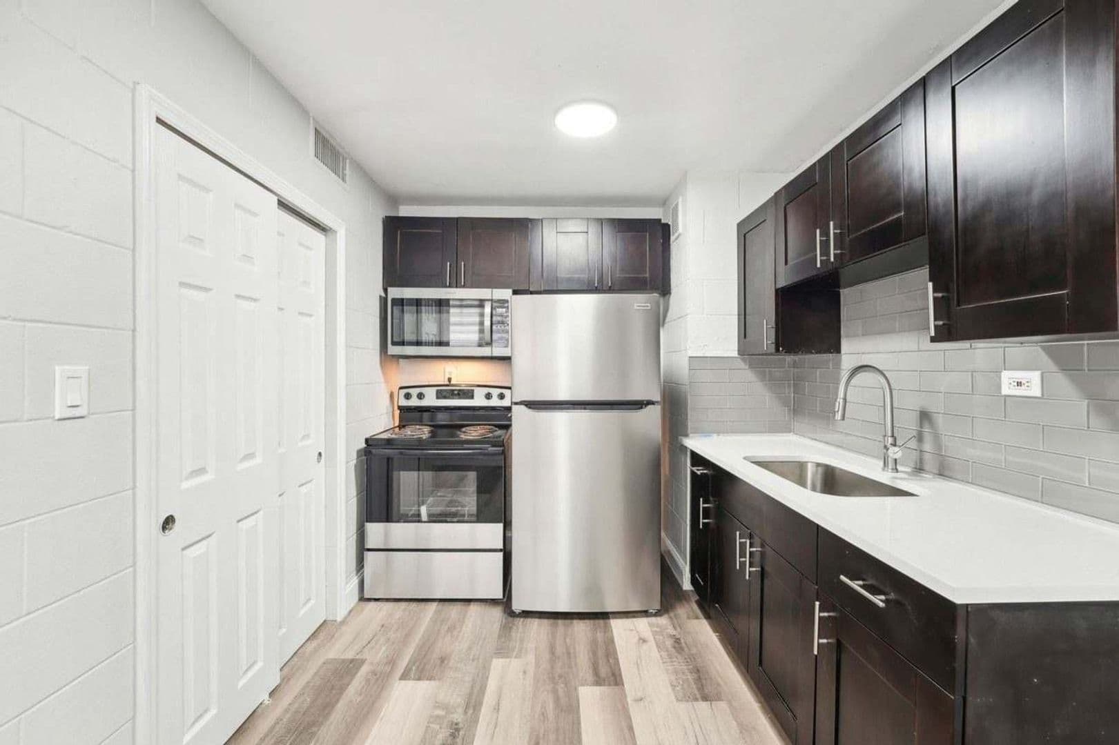 Tampa Apartment: 2006 N Oregon Unit 101