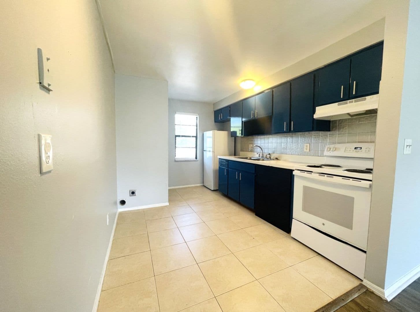 Pinellas Park Apartment: 4480 76th Ave N