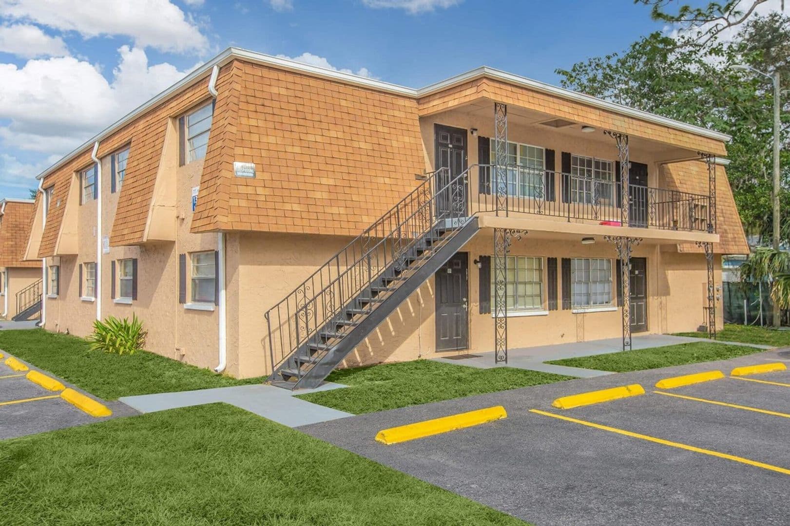 Tampa Apartment: 13911 N 19th St