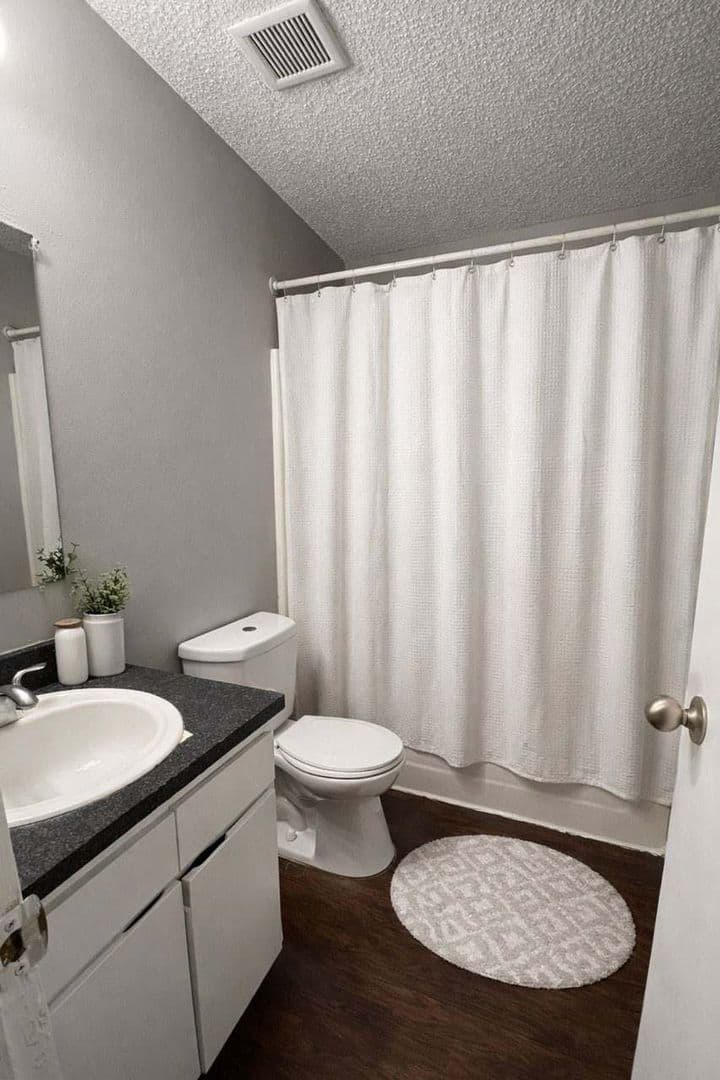 Tampa Apartment: 1500 E Humphrey St