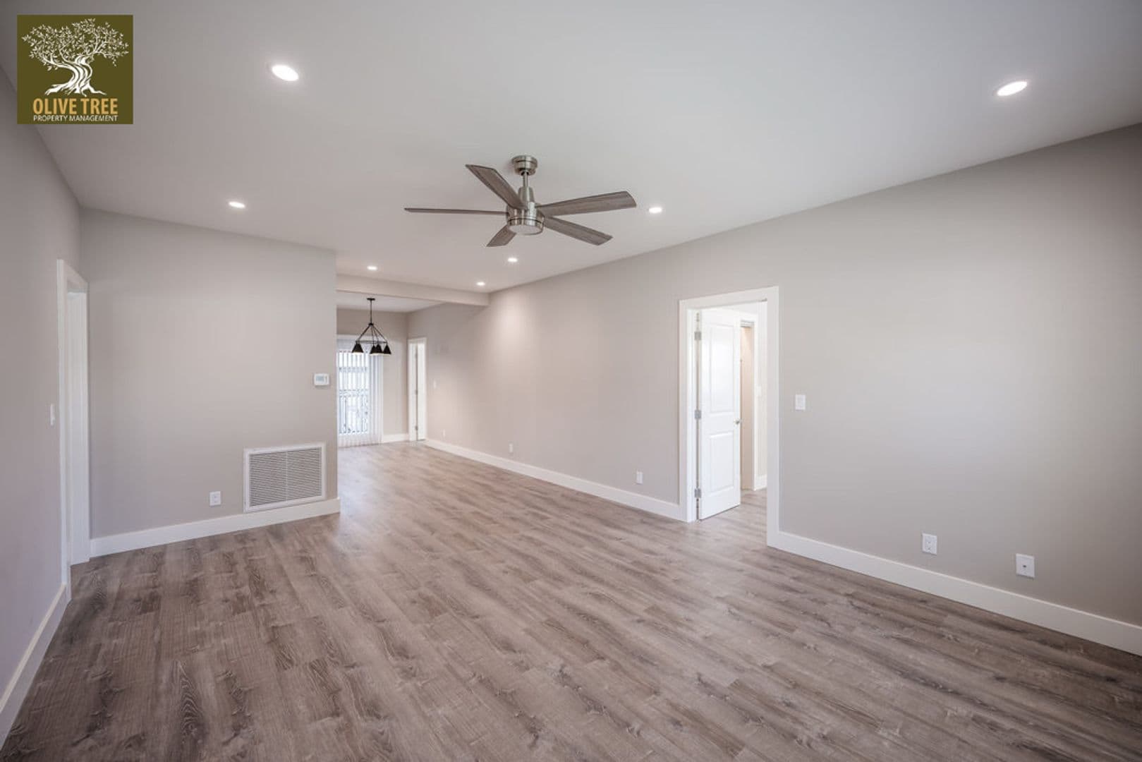 Monrovia Apartment: 160-164 N. Myrtle Ave