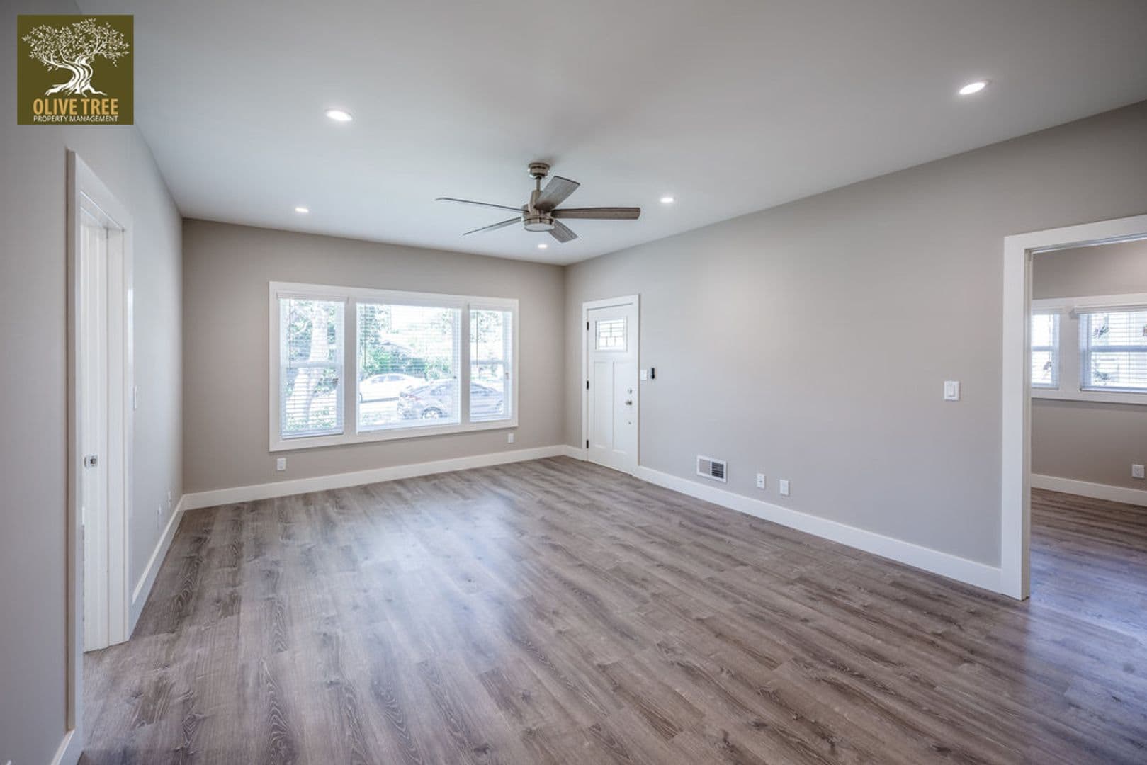 Monrovia Apartment: 160-164 N. Myrtle Ave