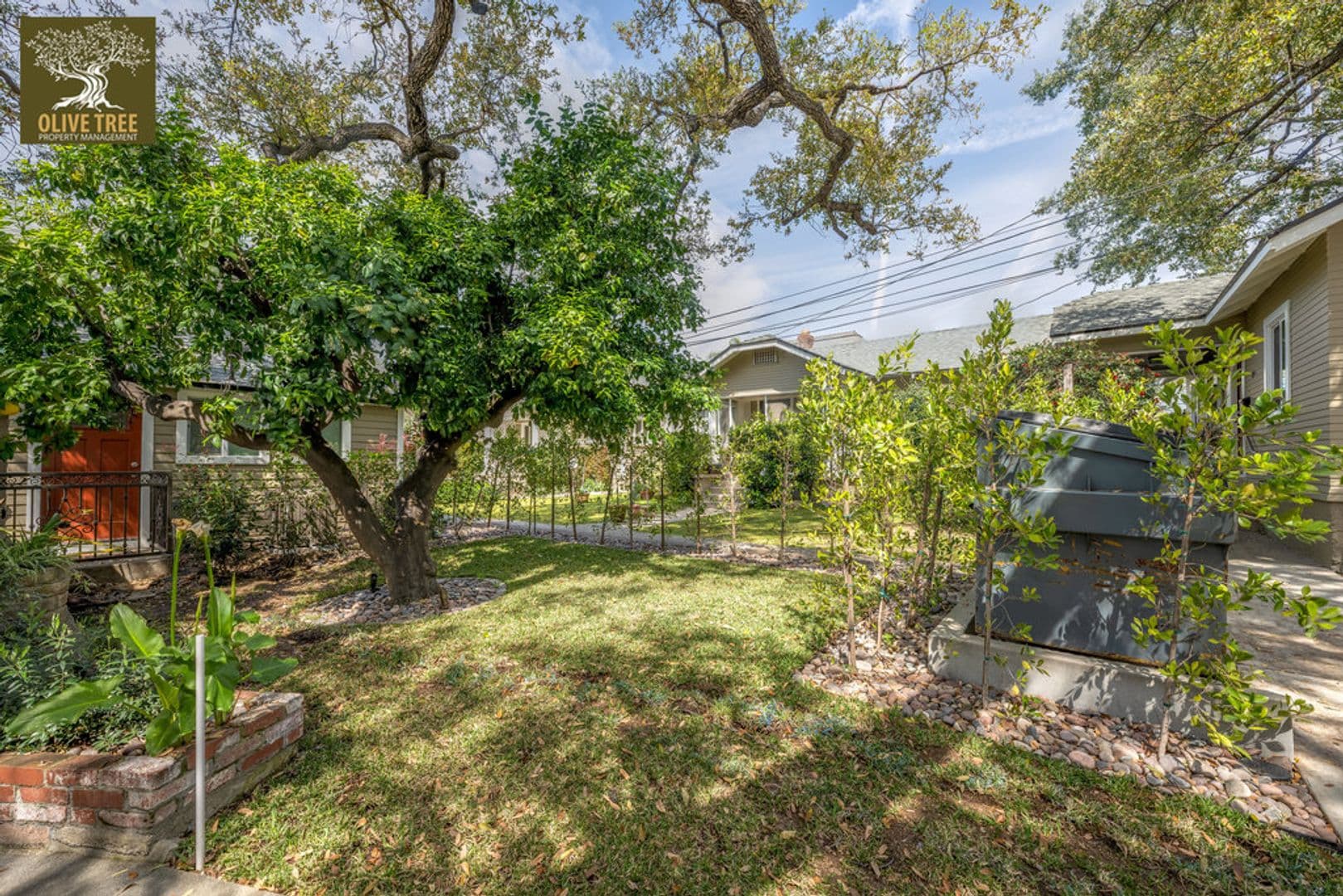 Monrovia Apartment: 160-164 N. Myrtle Ave