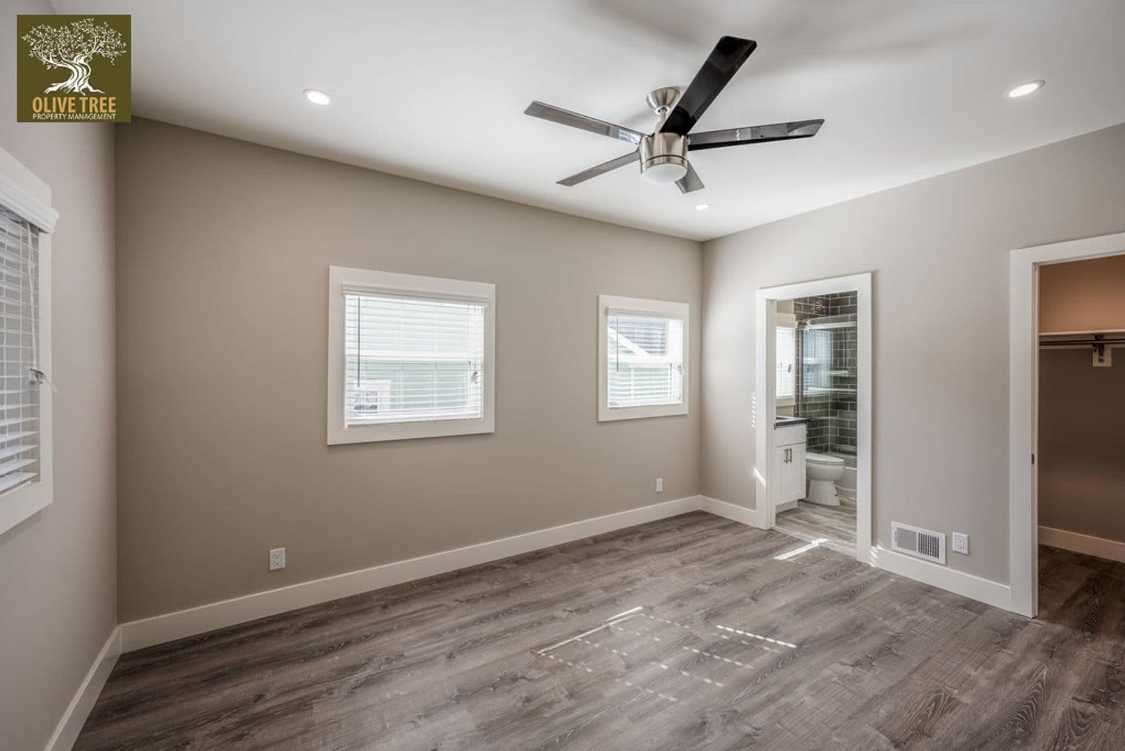 Monrovia Apartment: 160-164 N. Myrtle Ave