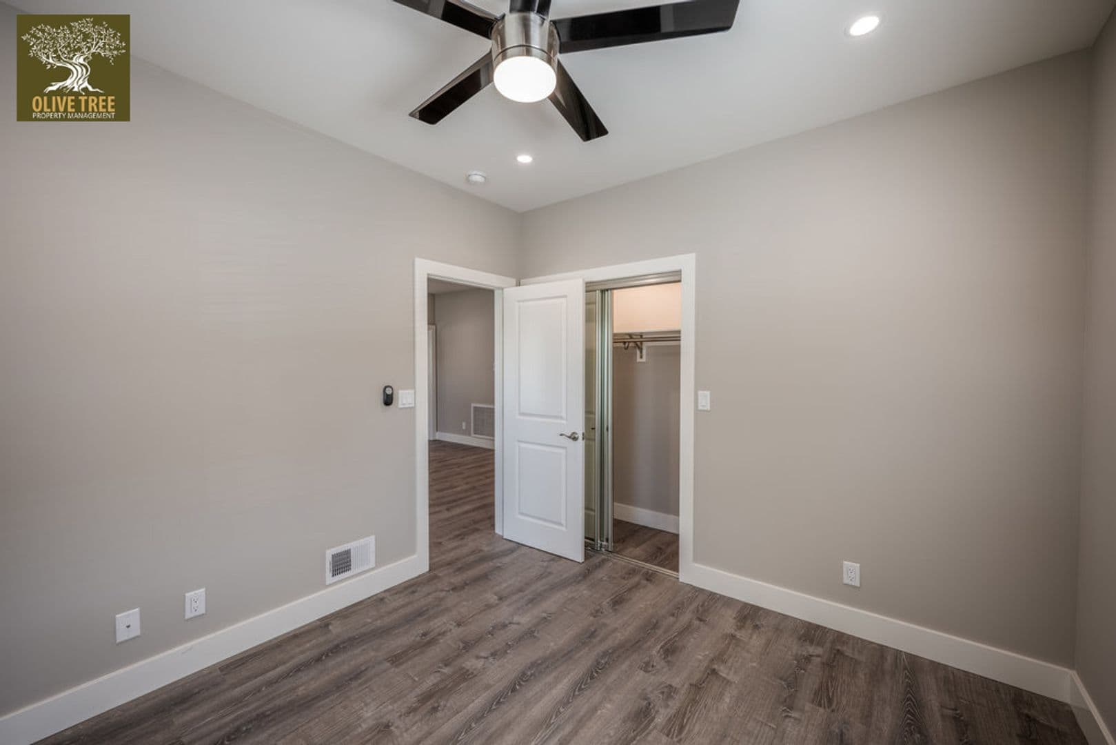 Monrovia Apartment: 160-164 N. Myrtle Ave