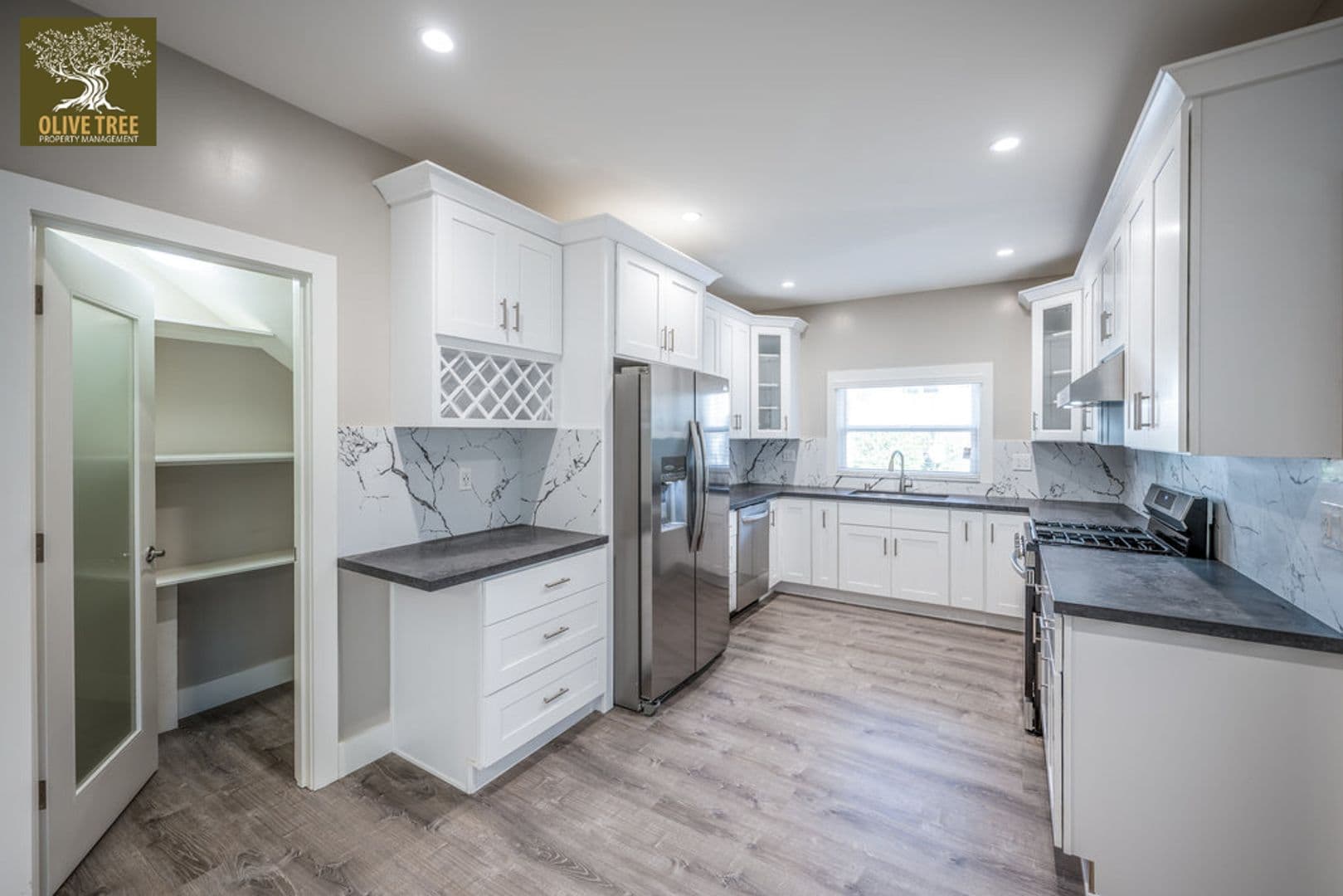 Monrovia Apartment: 160-164 N. Myrtle Ave