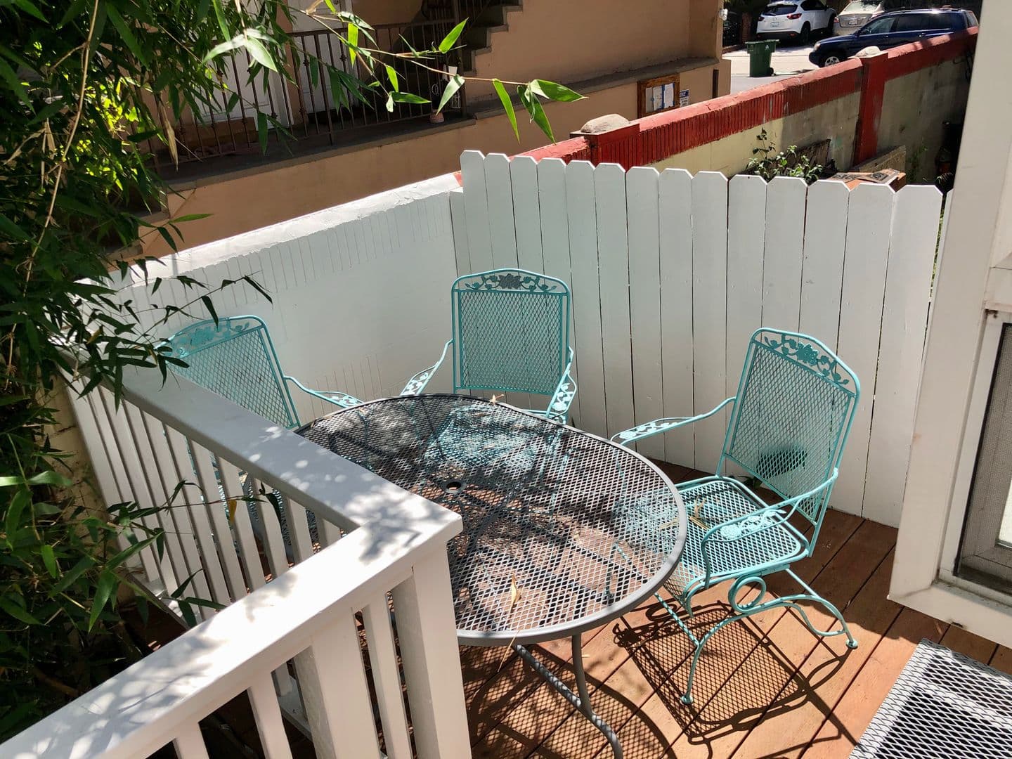 Los Angeles Apartment: 6678-88 DE LONGPRE AVE.