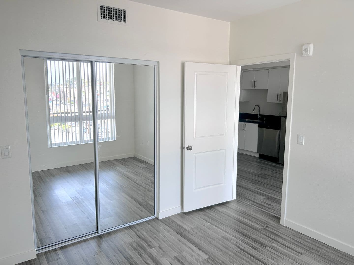 Los Angeles Apartment: 706 N Alvarado Street