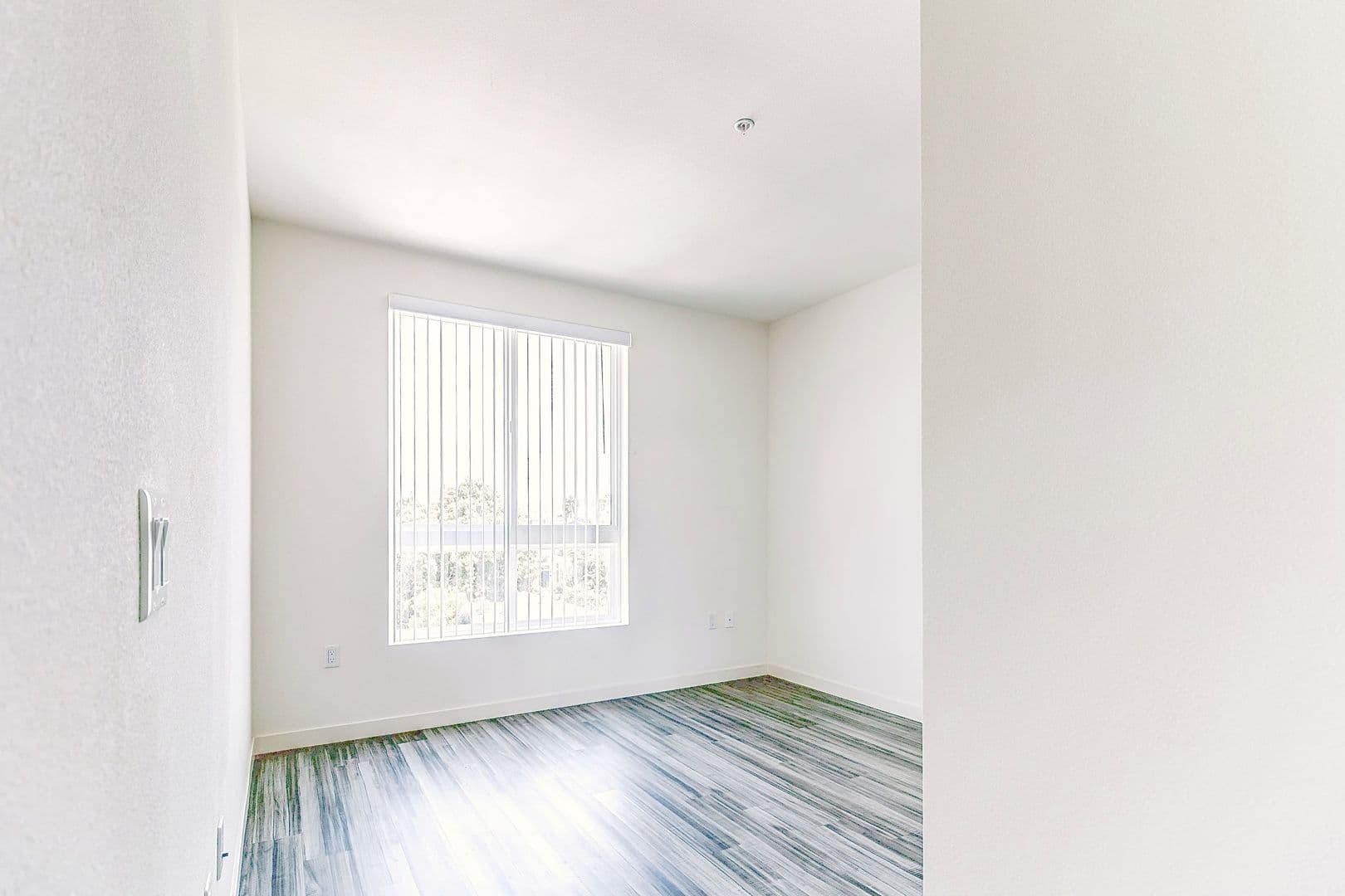 Los Angeles Apartment: 706 N Alvarado Street