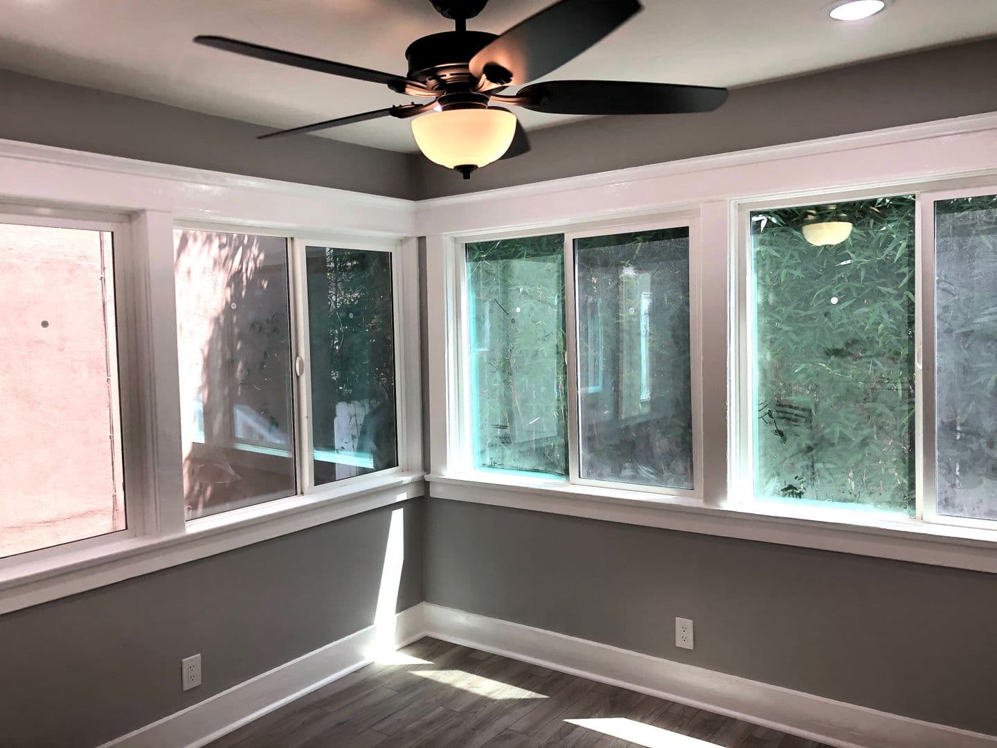 Los Angeles Apartment: 6678-88 DE LONGPRE AVE.