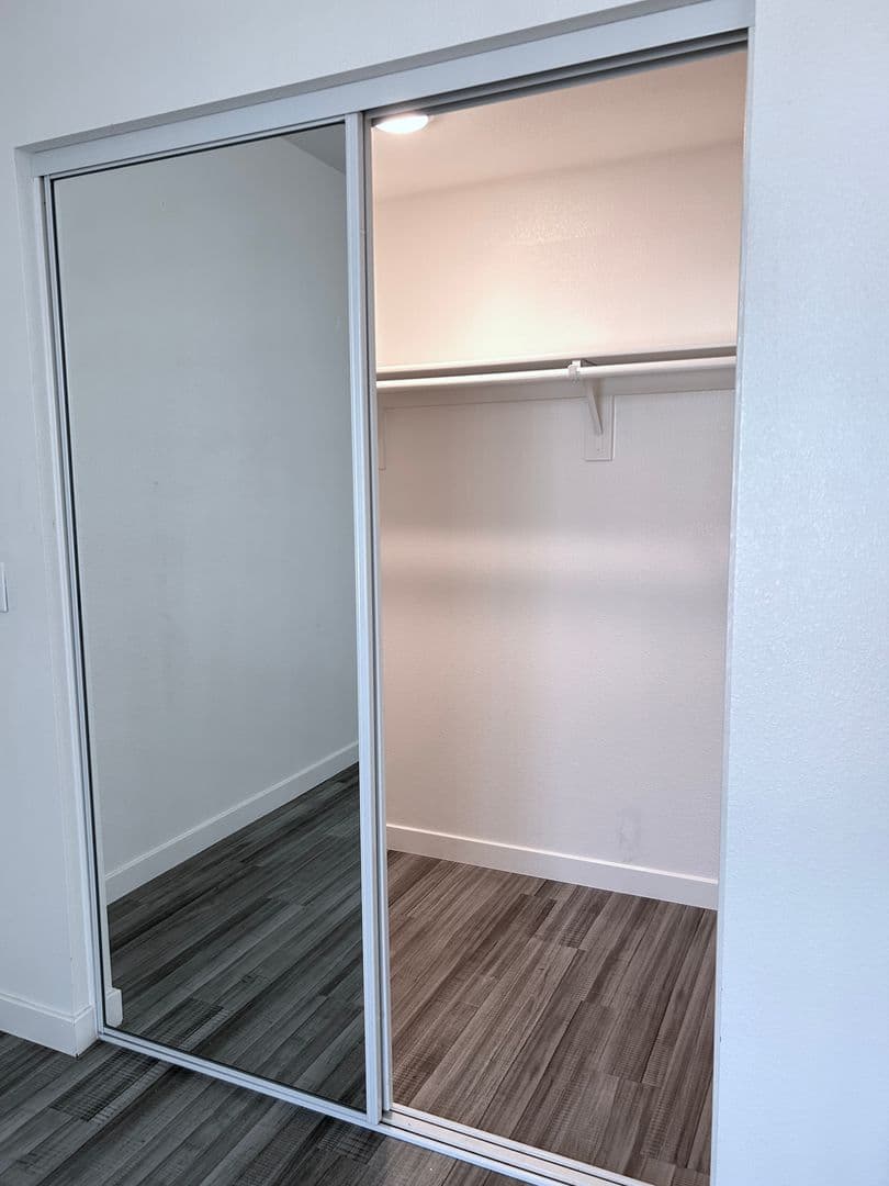 Los Angeles Apartment: 706 N Alvarado Street