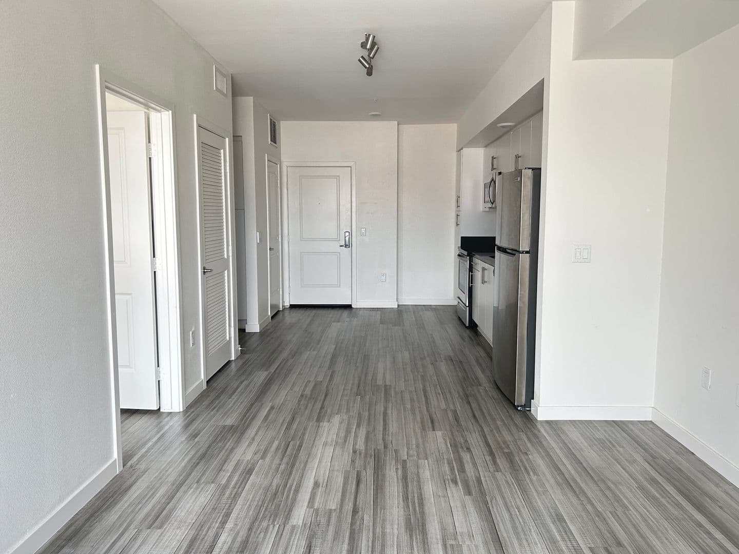 Los Angeles Apartment: 706 N Alvarado Street