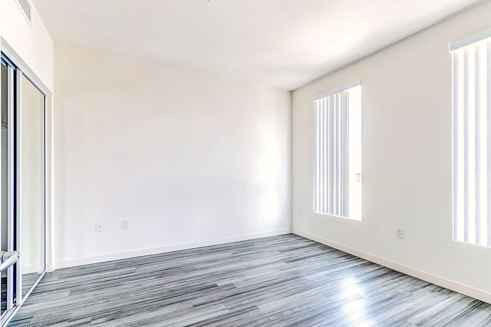 Los Angeles Apartment: 706 N Alvarado Street