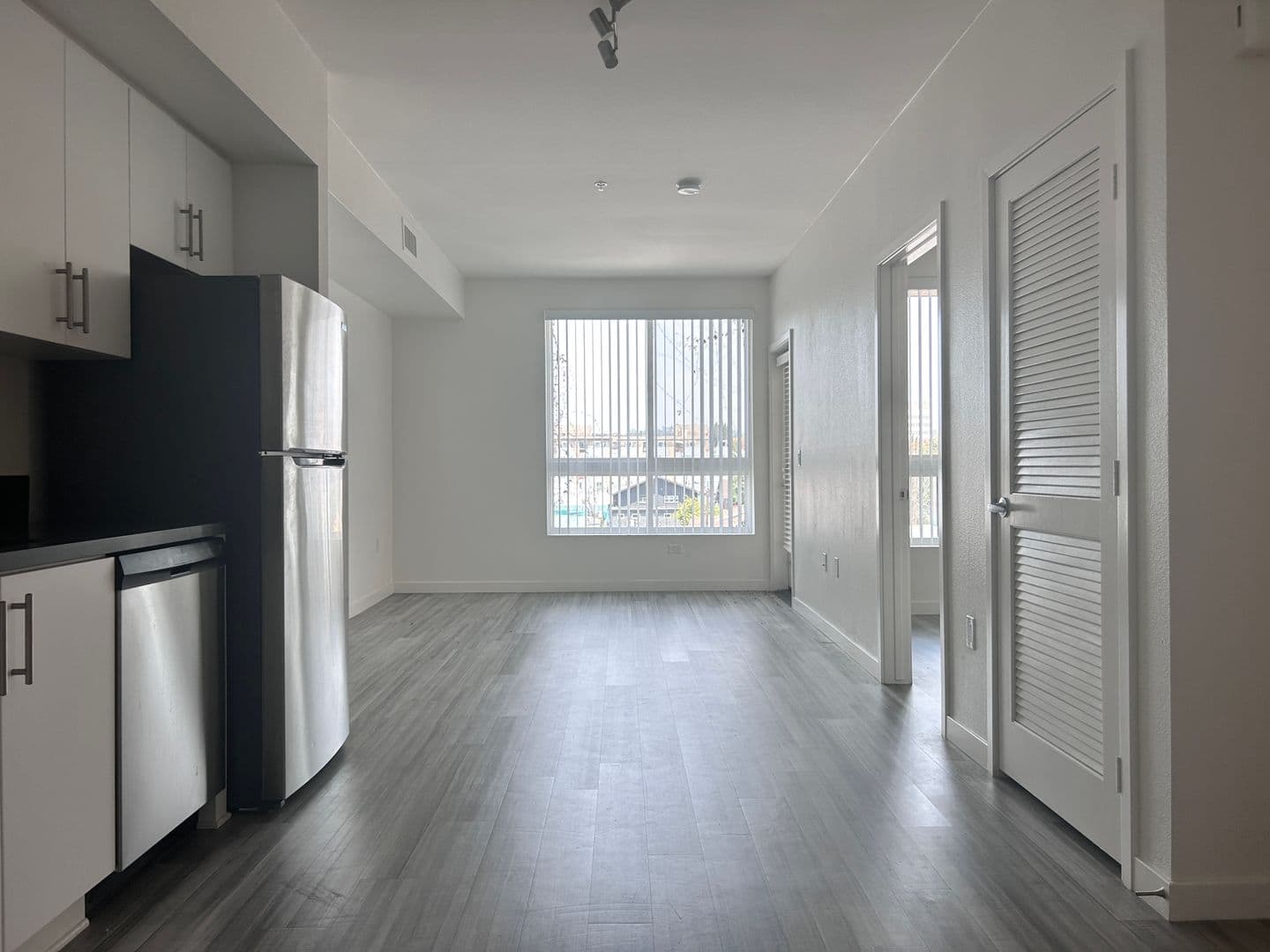 Los Angeles Apartment: 706 N Alvarado Street