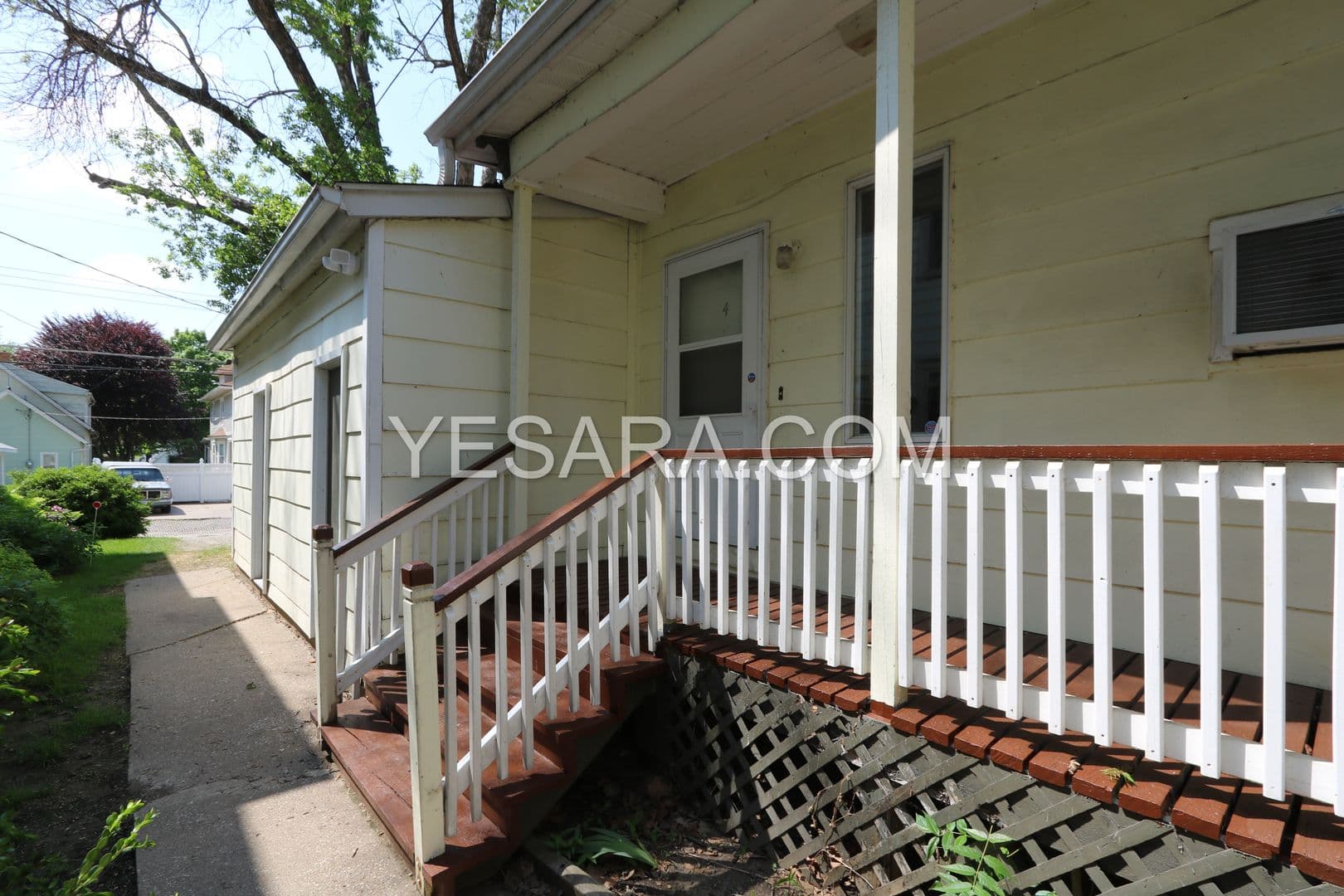 Burlington Apartment: 1021 N 6th St