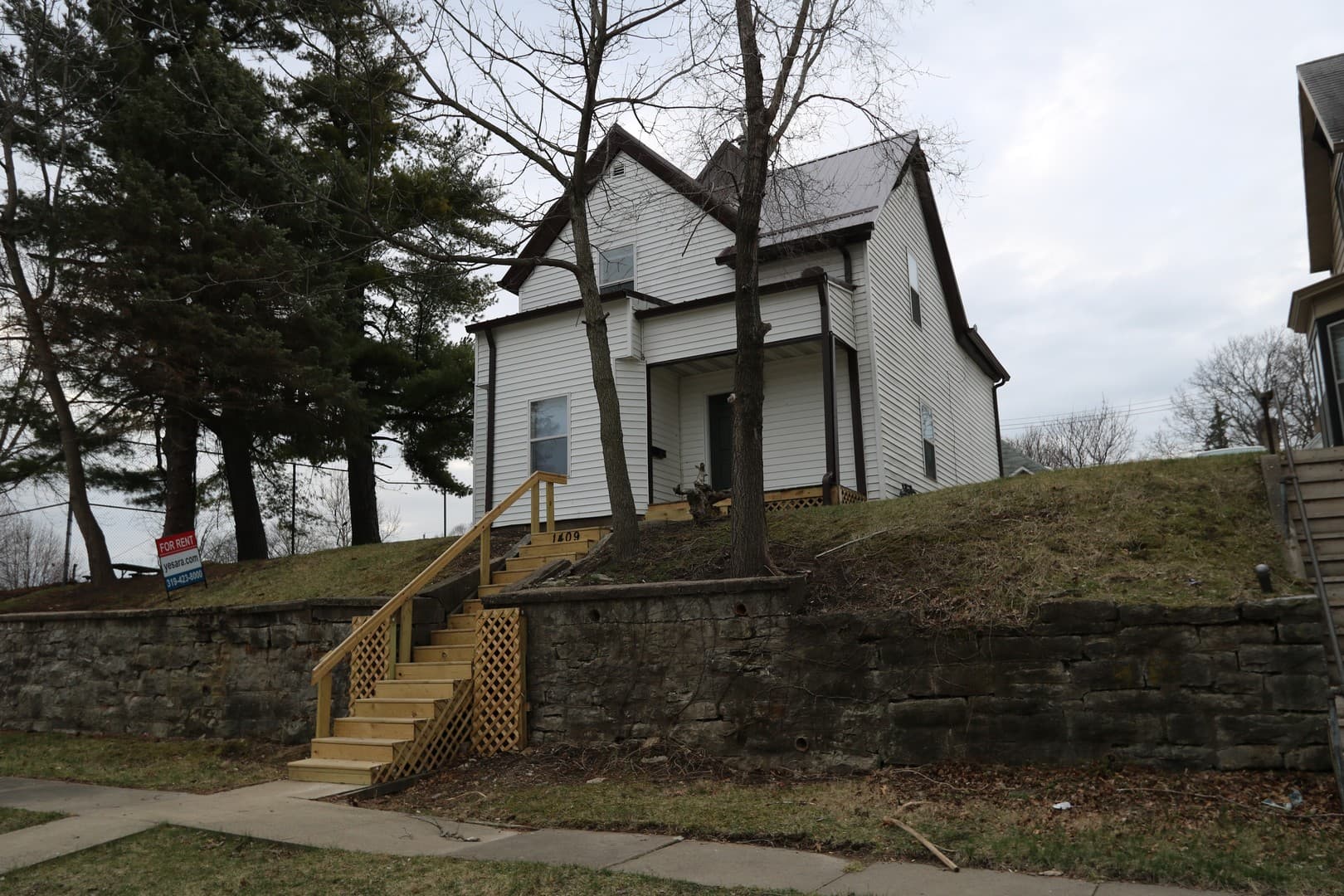 Burlington Apartment: 1409 Jefferson