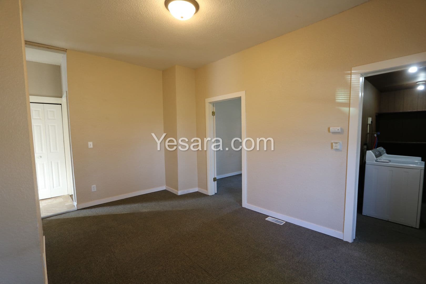 Burlington Apartment: 1409 Jefferson