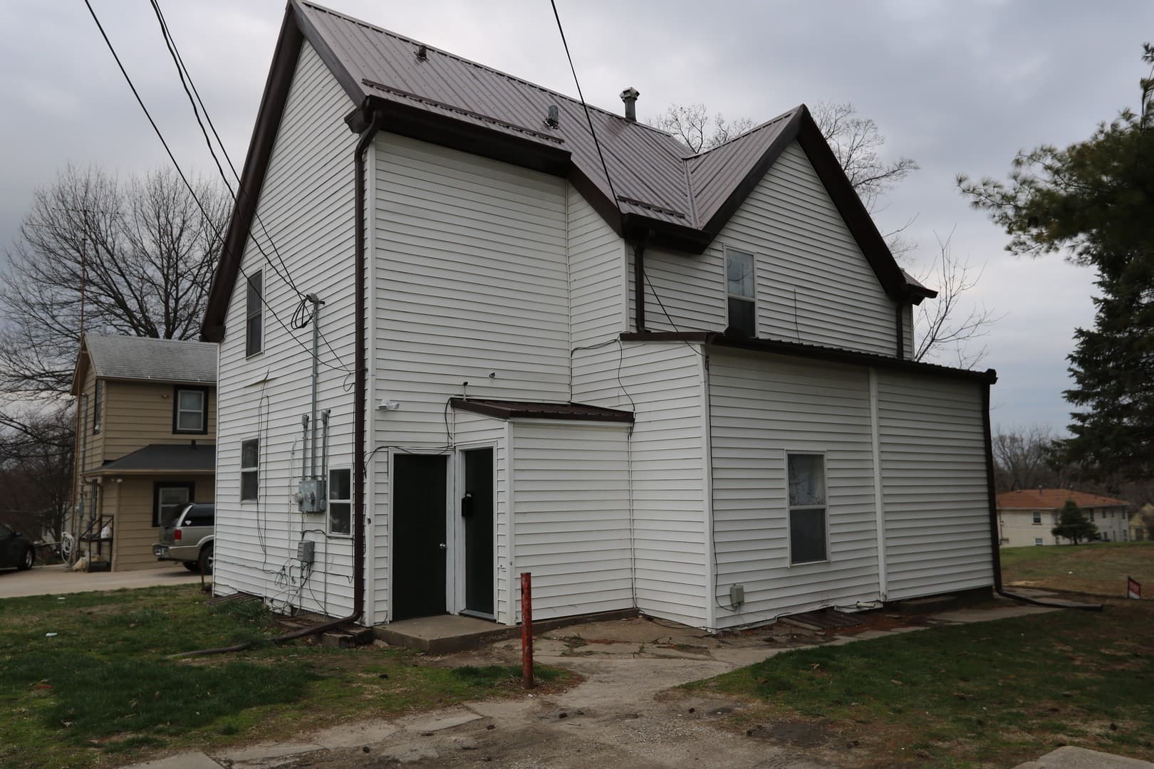 Burlington Apartment: 1409 Jefferson