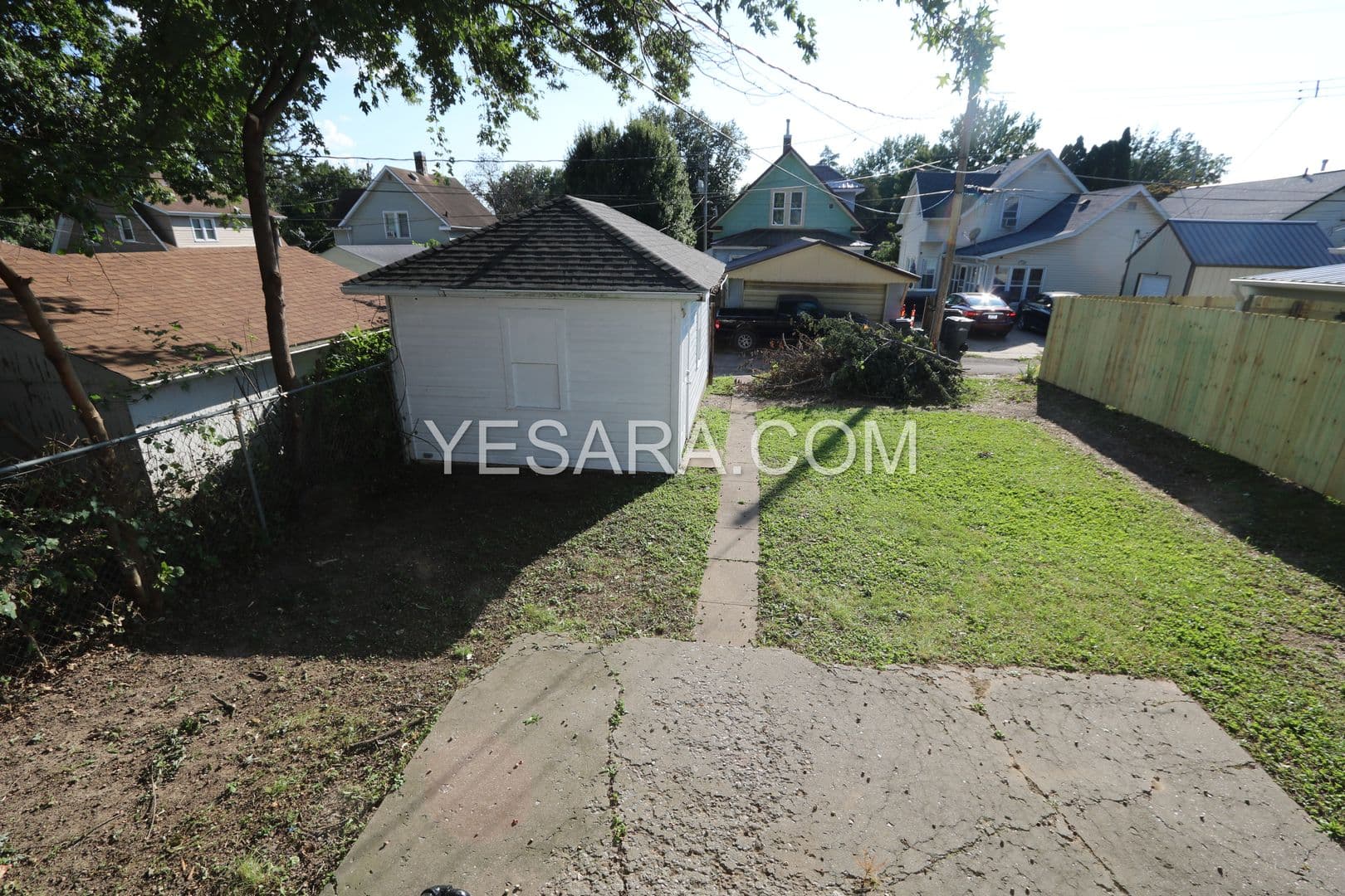 Burlington House: 1943 Bertsch Ave