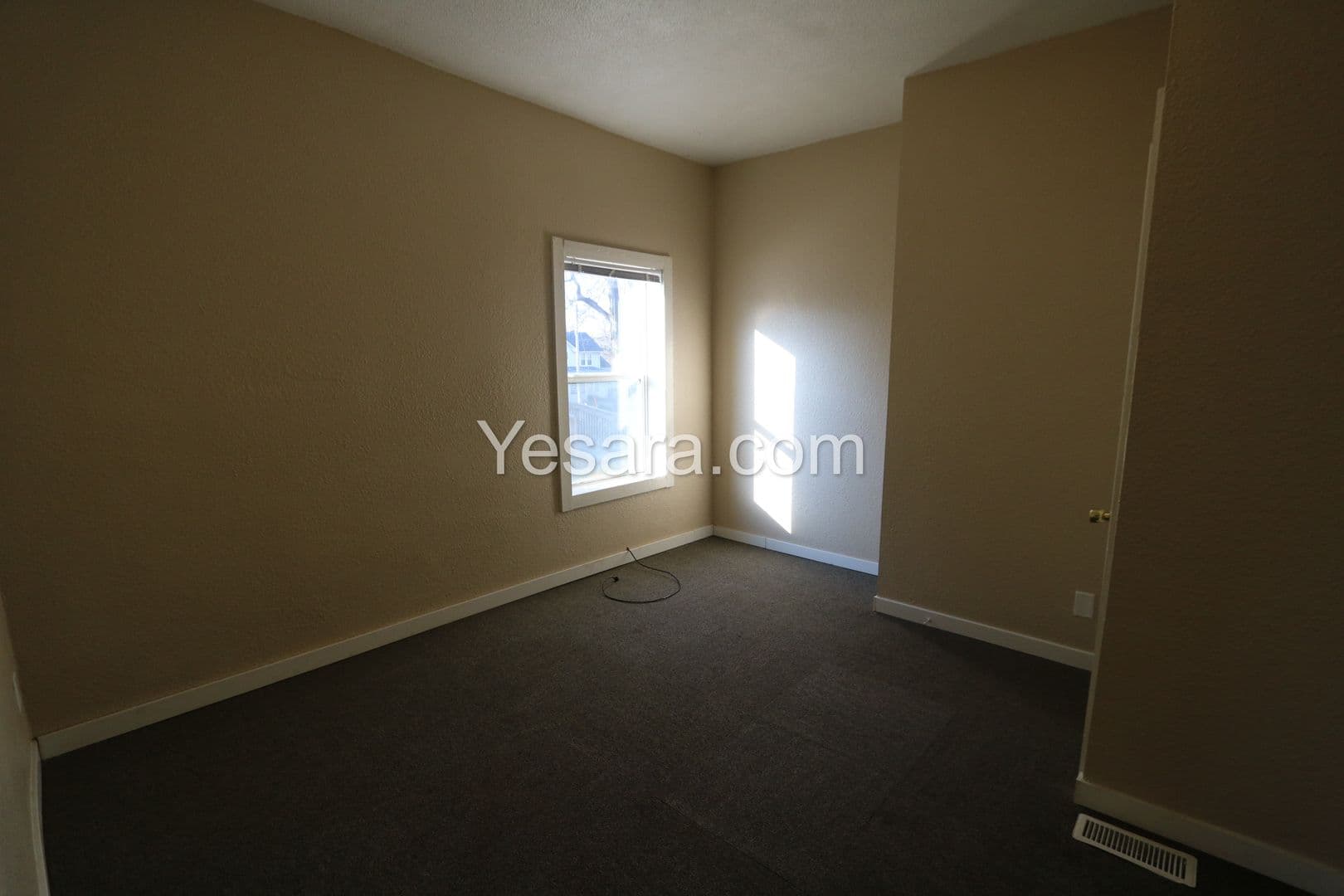 Burlington Apartment: 1409 Jefferson