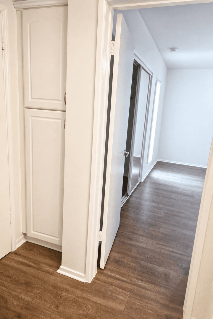 Sherman Oaks Apartment: 5017-5021 Buffalo Ave