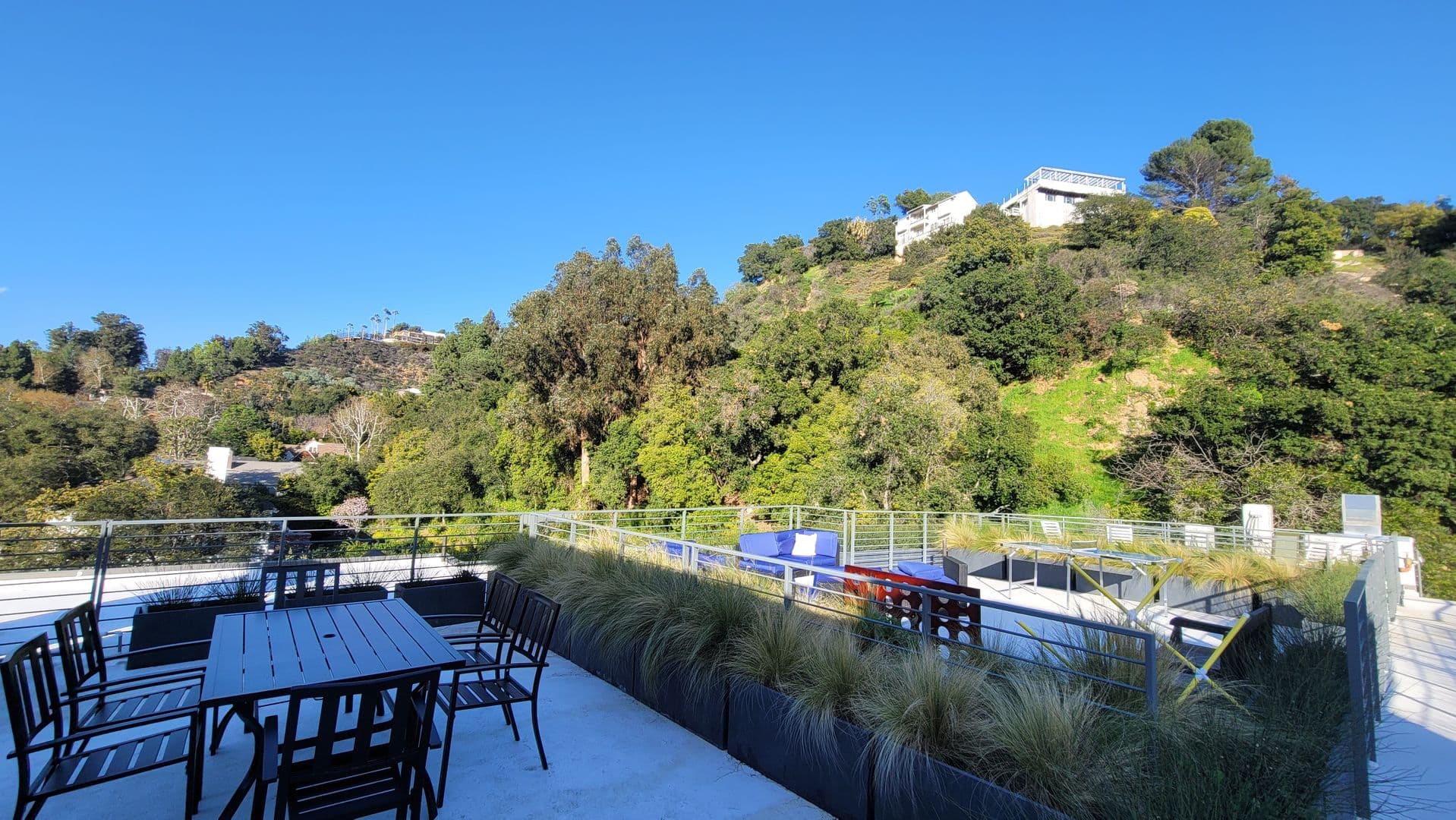 Los Angeles Apartment: 862 Moraga Dr.