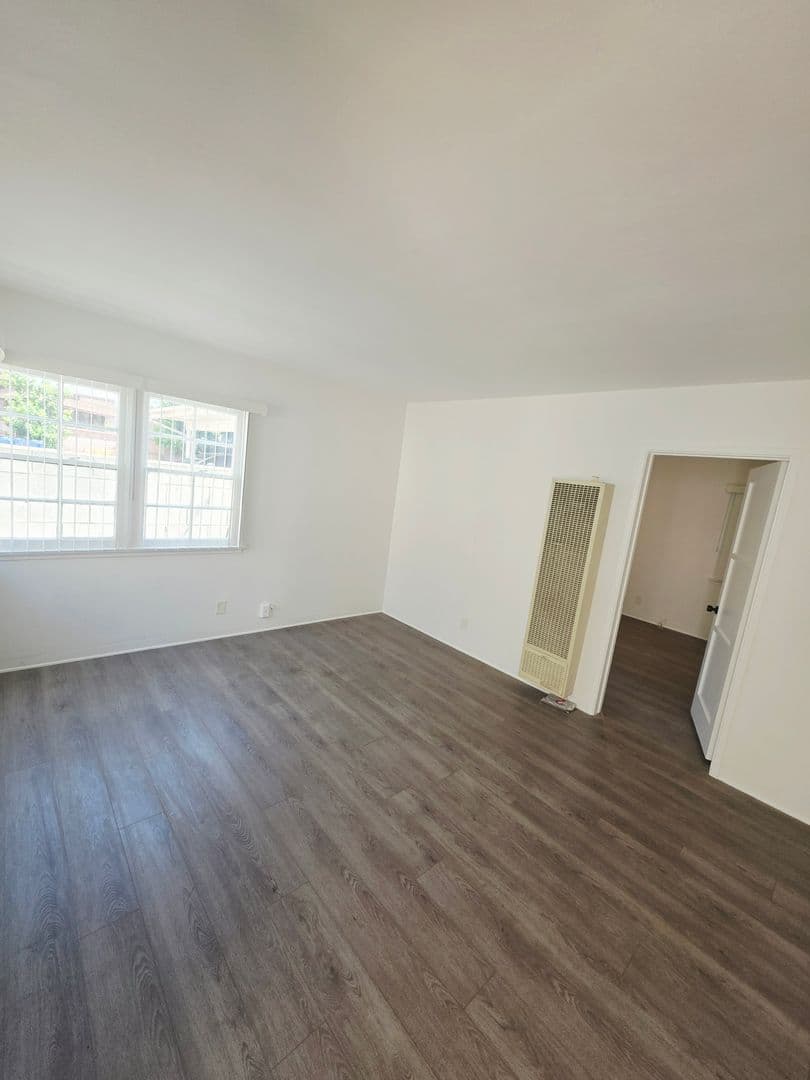 Glendale Apartment: 416 Fischer St.