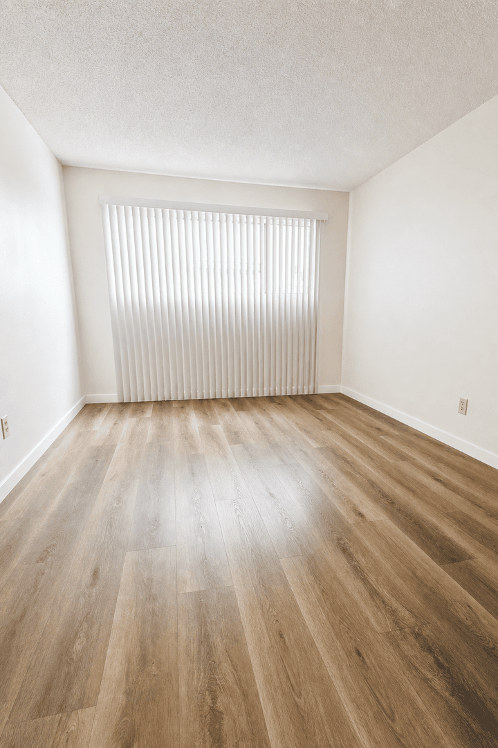 Northridge Apartment: 18521 Prairie St