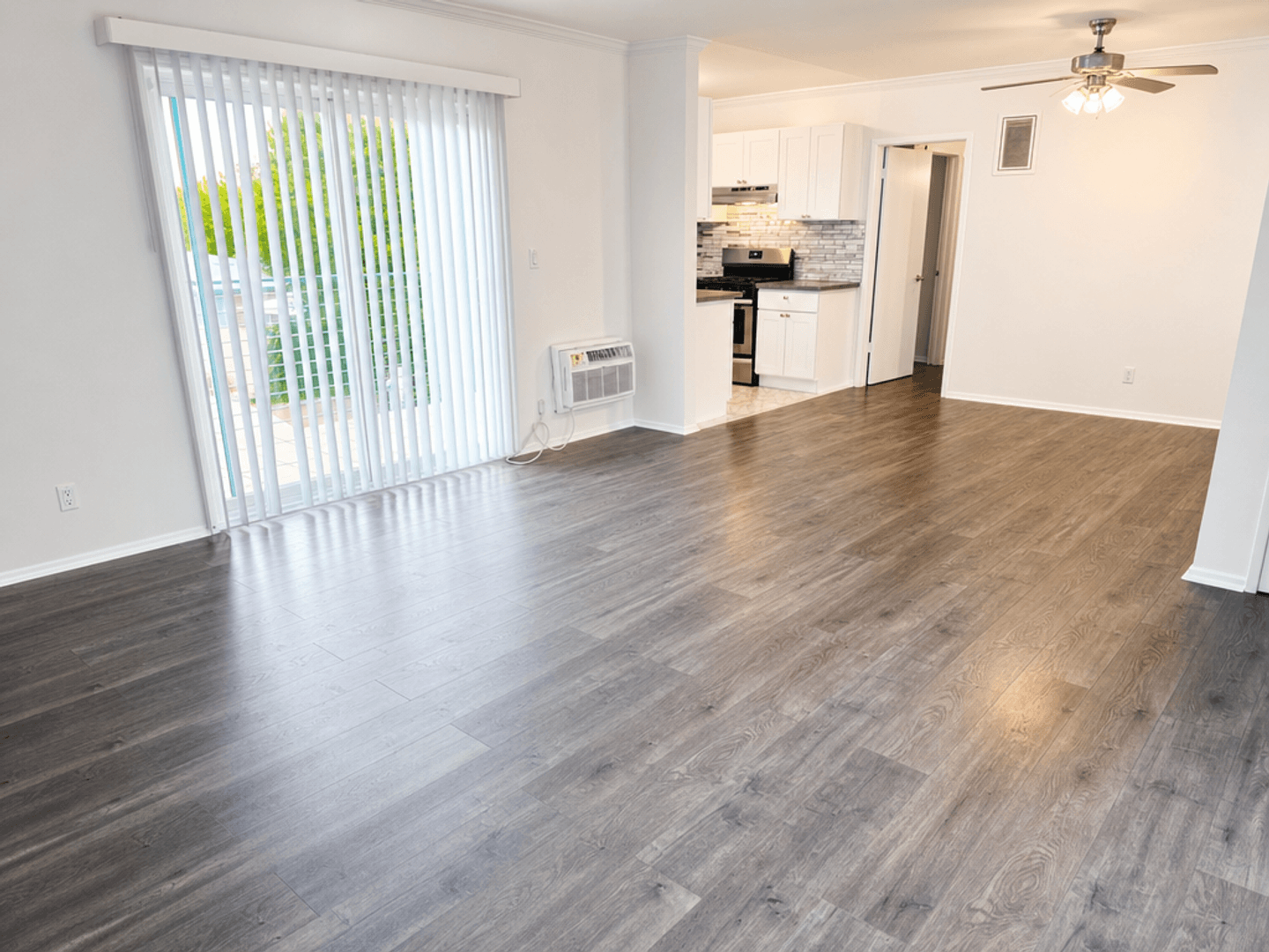 Sherman Oaks Apartment: 5017-5021 Buffalo Ave