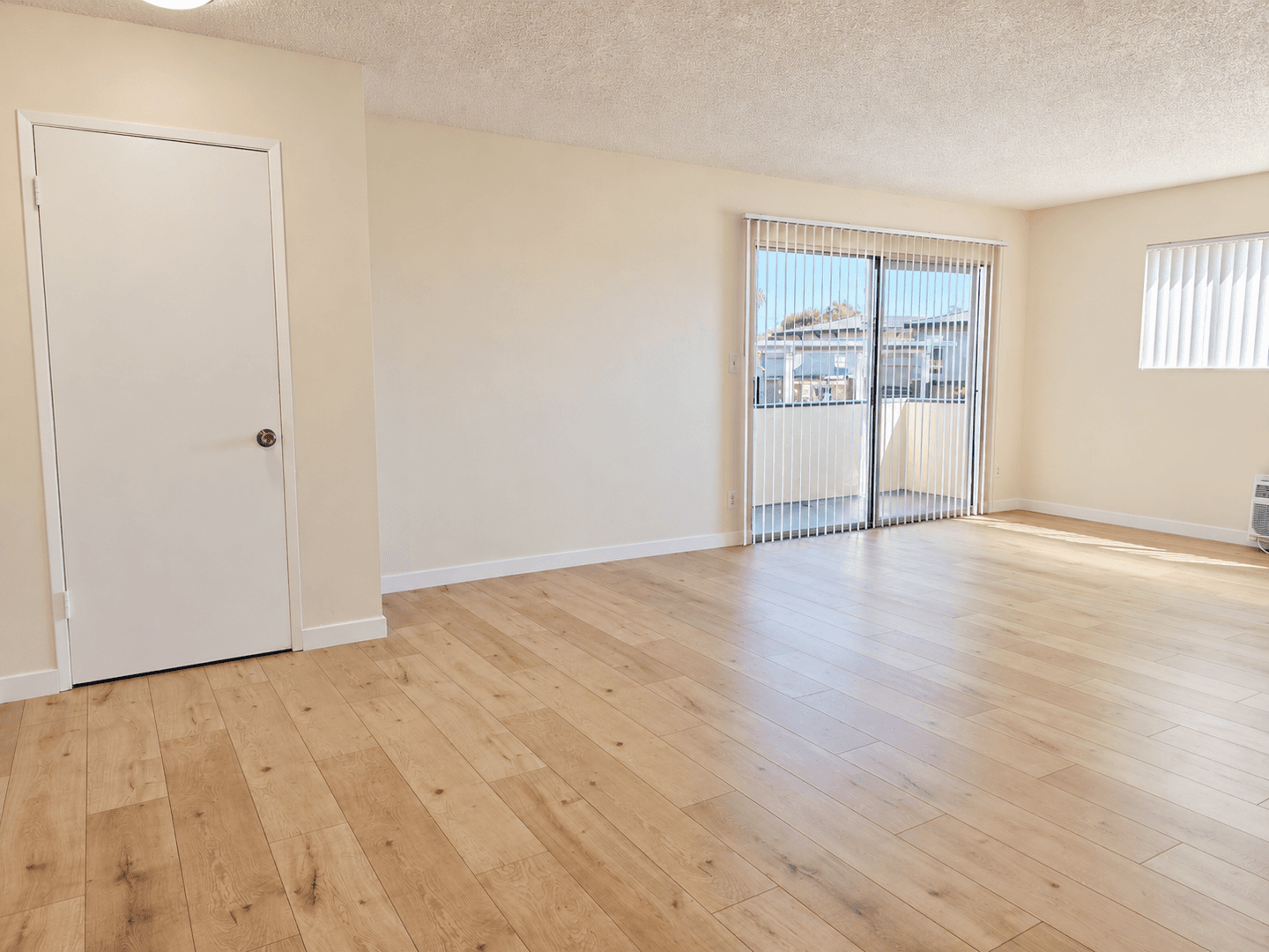 Northridge Apartment: 18521 Prairie St