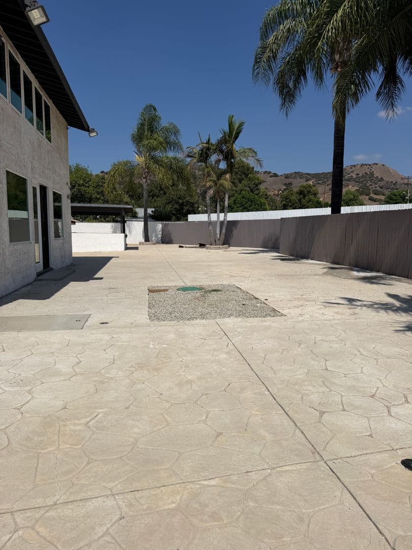 Sun Valley Apartment: 9040 Wildwood Ave
