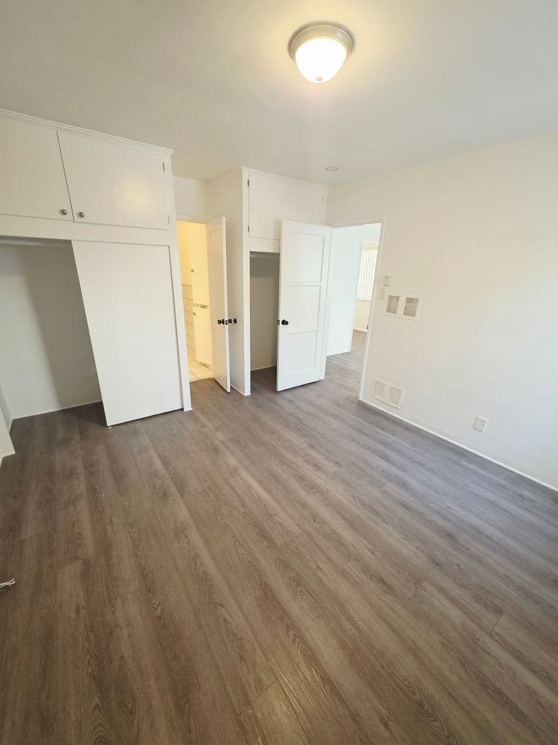 Glendale Apartment: 416 Fischer St.