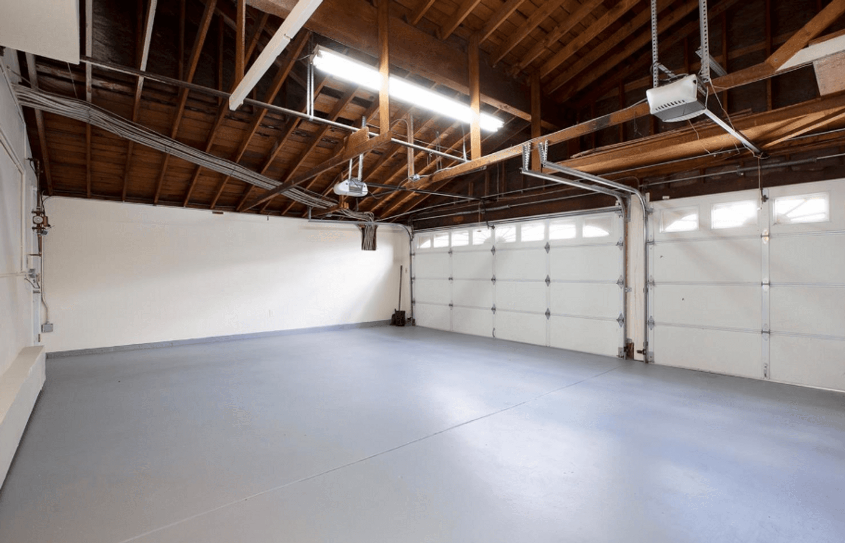 Burbank House: 2735 Joaquin Dr.