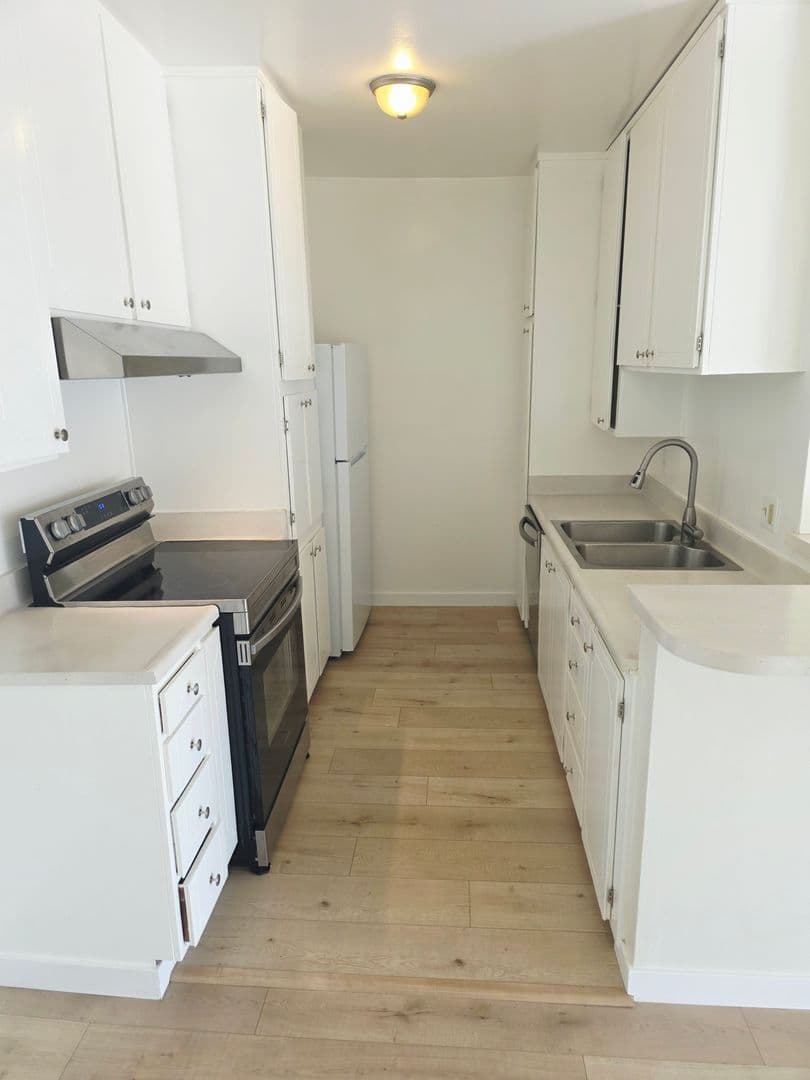 Northridge Apartment: 18561 Prairie St