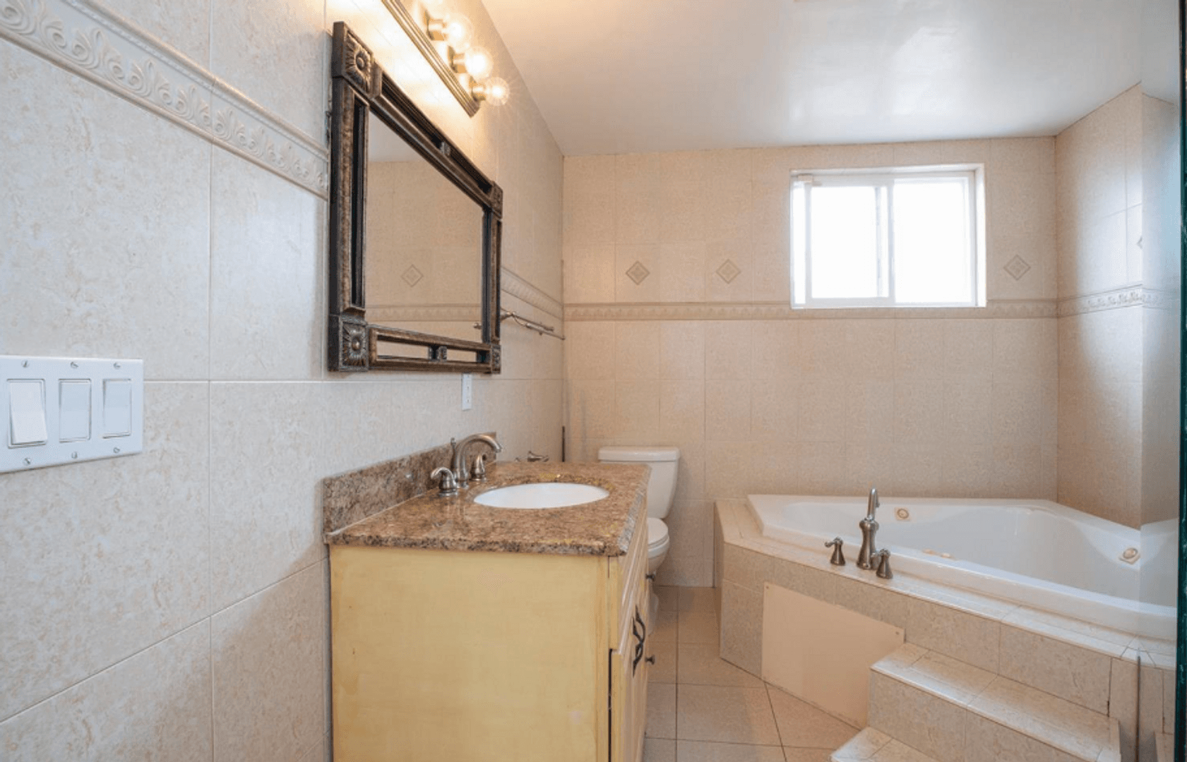 Burbank House: 2735 Joaquin Dr.